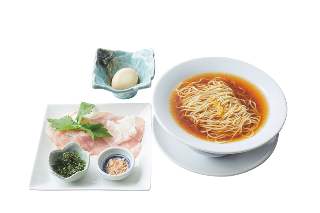 醤油ラーメンとこだわりの具材